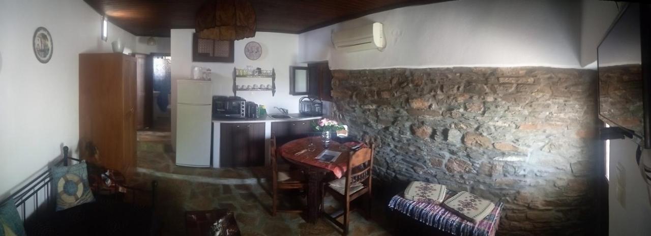 Hostal Terra Aeolica Arnados Exterior foto